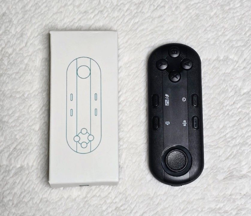 TELEPROMPTER PAD Bluetooth Remote Control for Teleprompter, includes Teleprompter APP for Apple, Android Windows & Mac, Wireless Controller