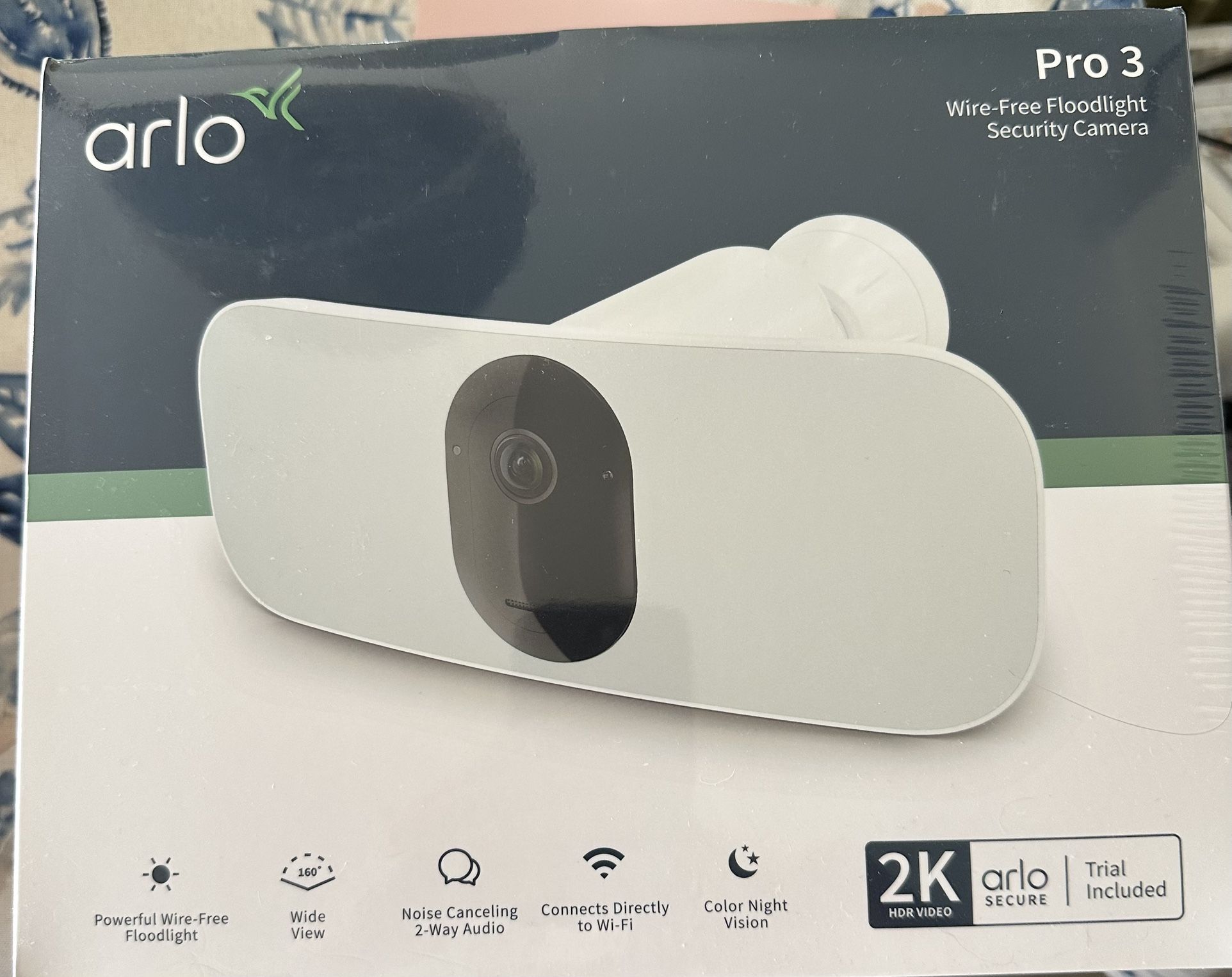 Arlo Pro 3 Floodlight Wireless With Solar Charger