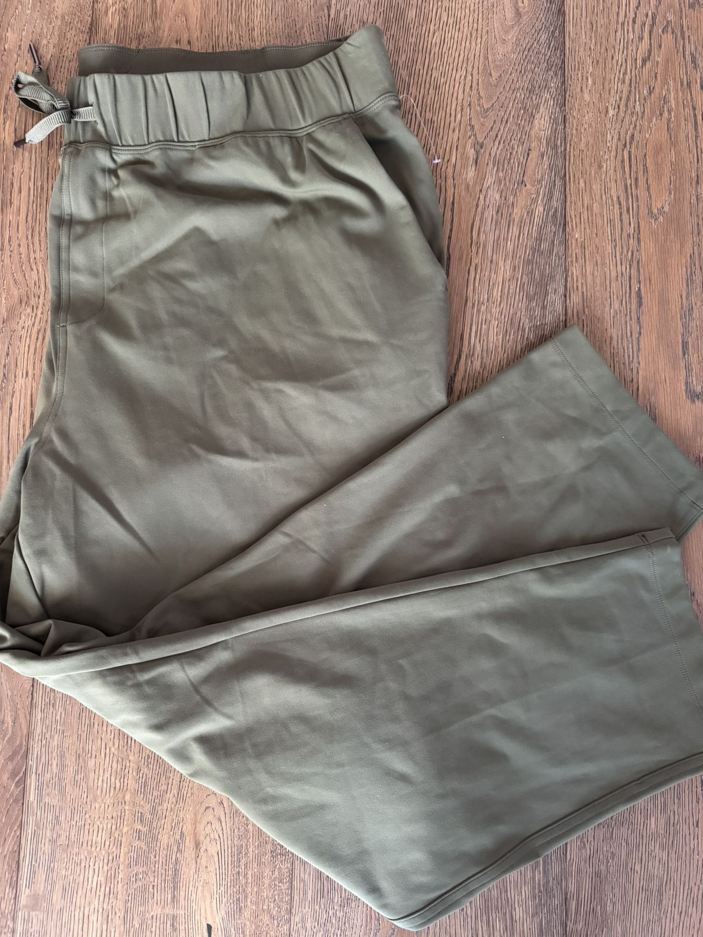 Old Navy Joggers - 2X. New Without Tag