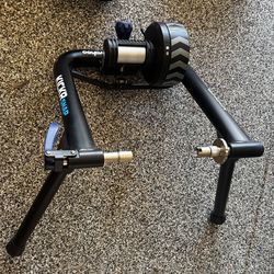 Wahoo kicker snap bike trainer