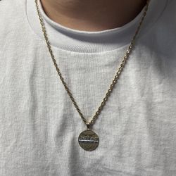 10k gold Rope chain with last supper pendant 24 inches  