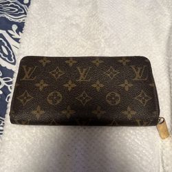 LOUIS VUITTON Monogram Canvas Zippy Wallet - Brown