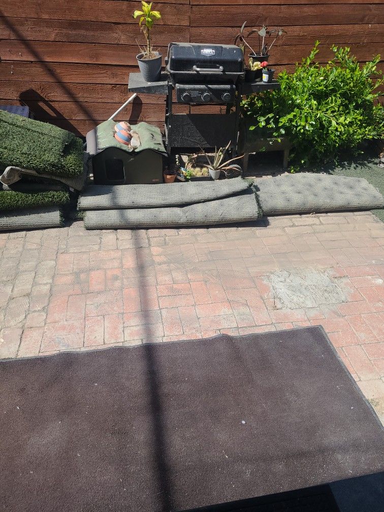 2 Rolls Of Turf (Free)
