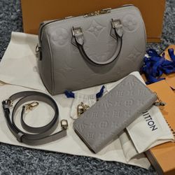 Authentic Louis Vuitton Speedy Bandouliere 25  
