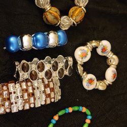 Bracelets 