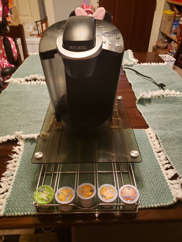 Keurig with stand/k-cup holder