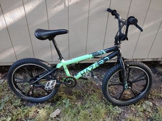 Boy's BMX bike 🚲