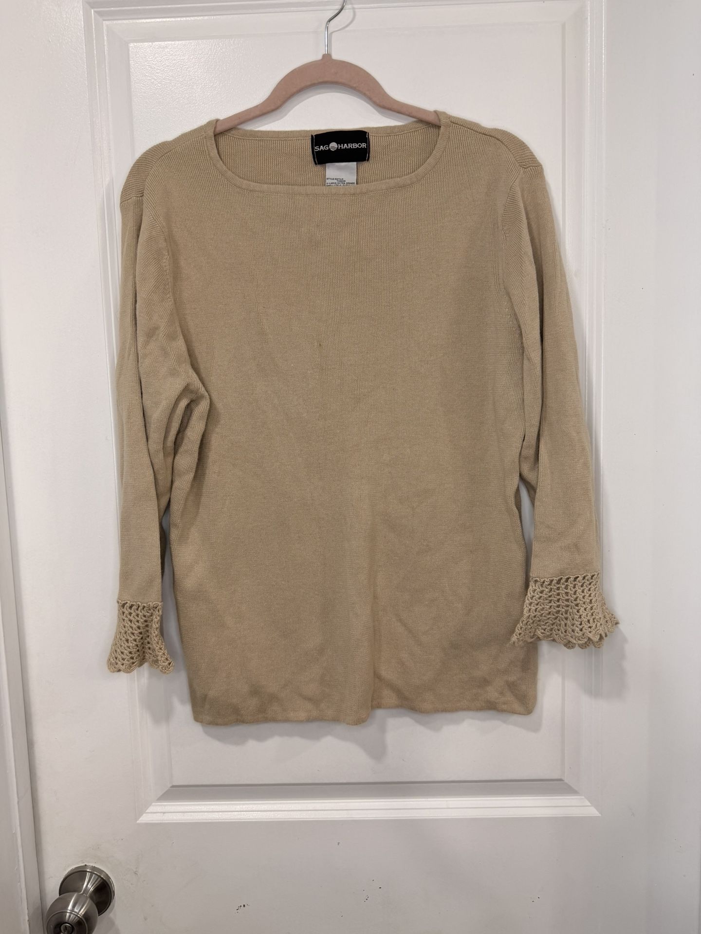 Women’s Beige Sag Harbor Crew Neck Sweater With Crochet Sleeves Size XL