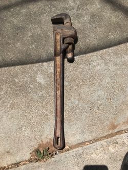 Pipe wrench