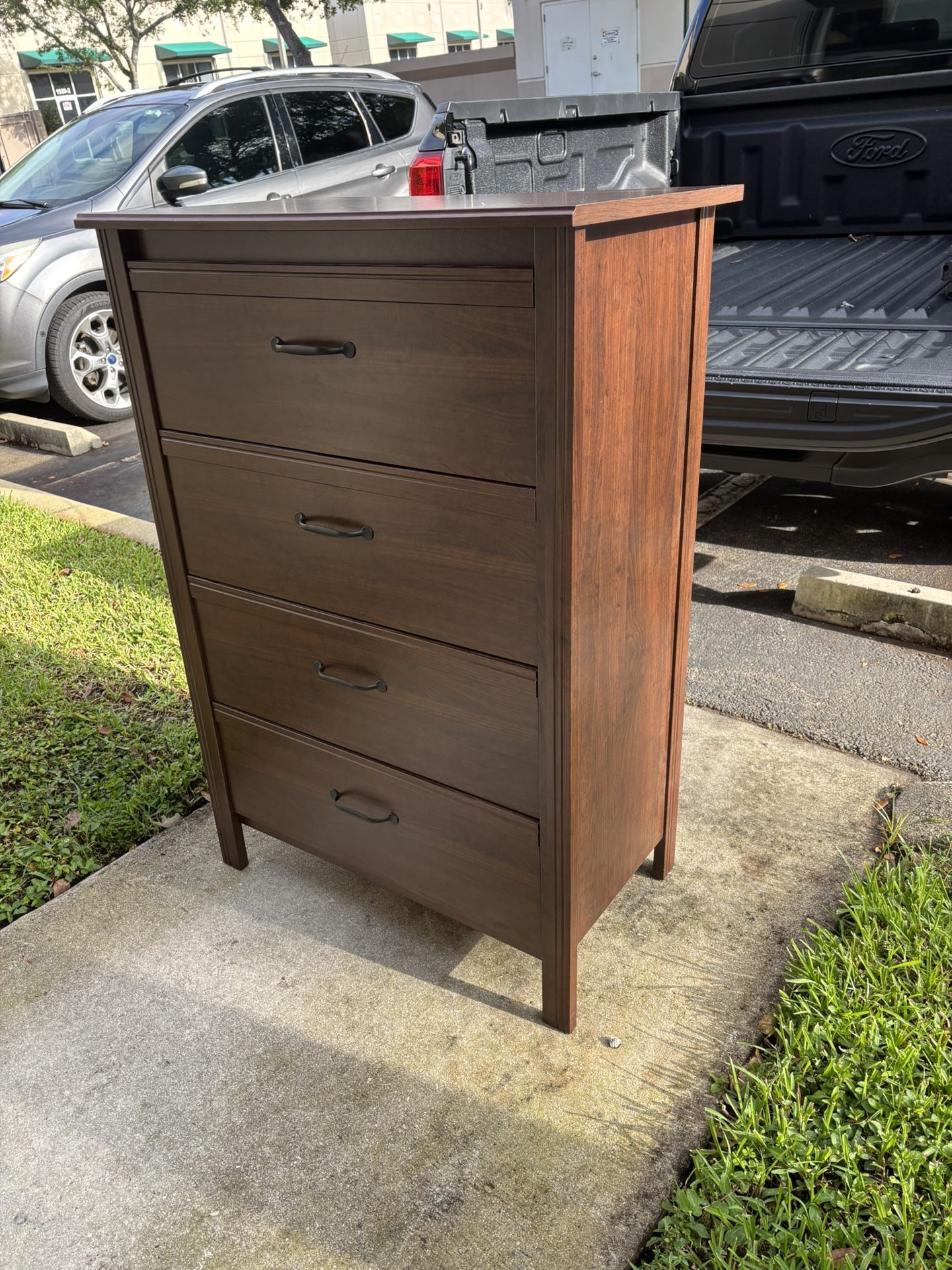 Dresser