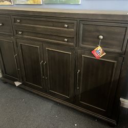 Black sideboard，$550