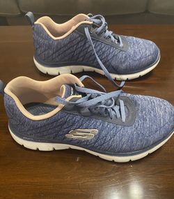 Women’s Size 7 Sketcher Revolution Athletic Shoes