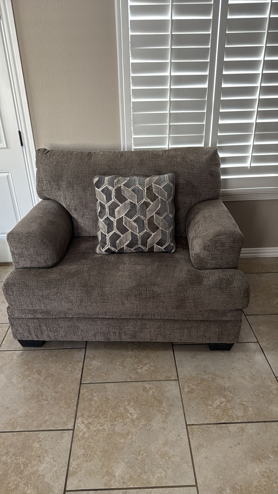 Living Room Set (Sofa, Chair, Ottoman, Cushions)