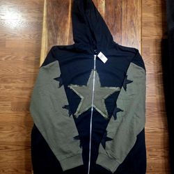 Hot Topic Unisex Black And Green Starred Zip-Up Hoodie