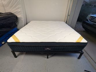 King Dreamcloud Premier Rest Mattress - Like New