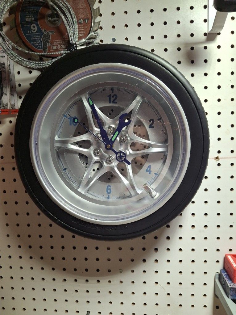 Automotive Wheel Clock