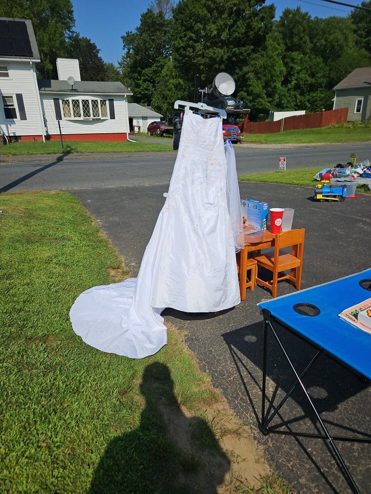 David's Bridal Wedding Dress Size 8