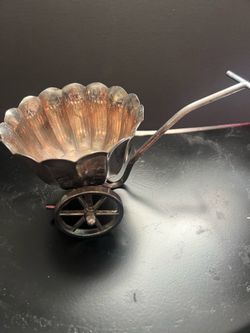 VTG silver-plated novelty candy dish is designed as a whimsical wheelbarrow. Italy