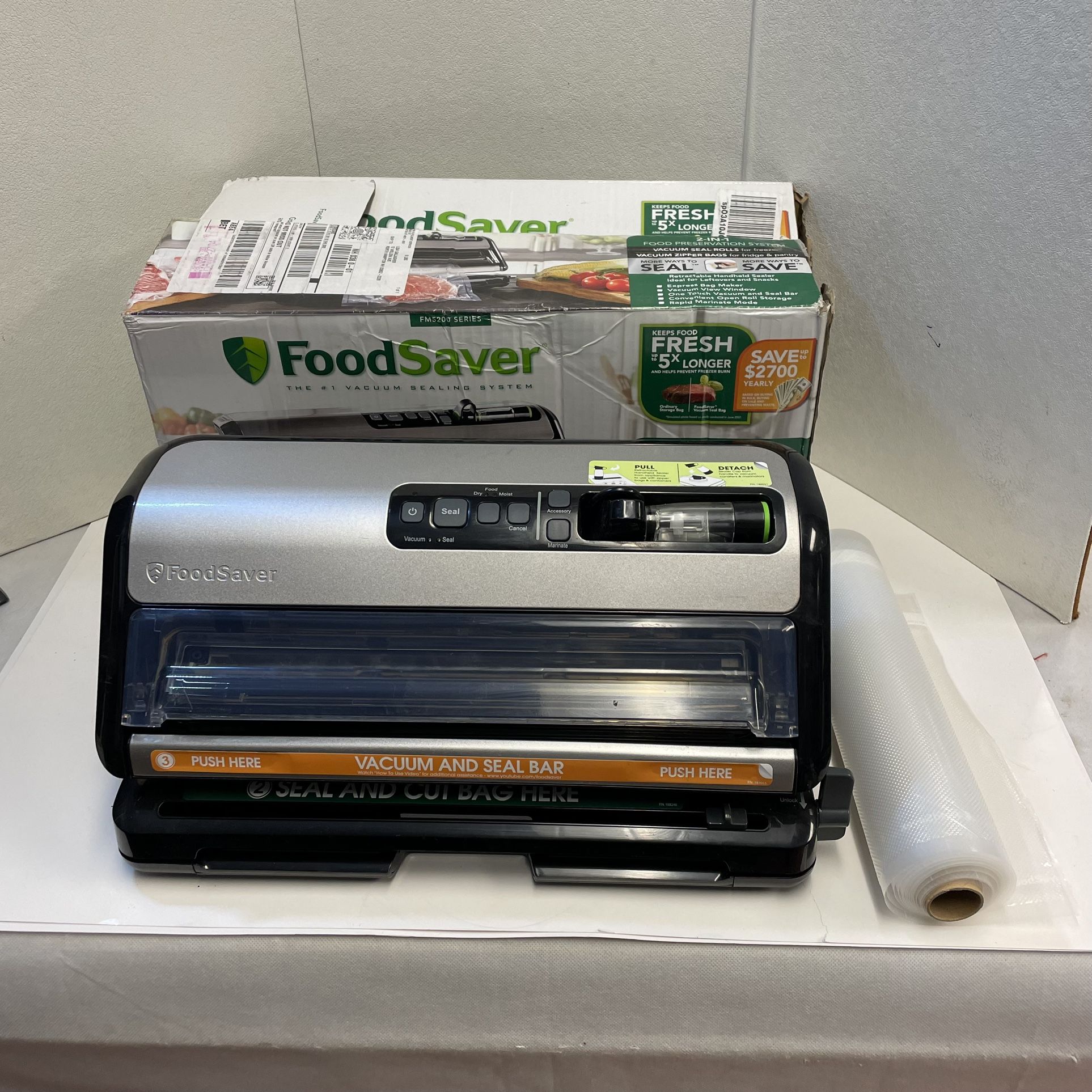 FoodSaver FM5200 2-in-1 Automatic Vacuum Sealer Machine - Silver/Black - Tested