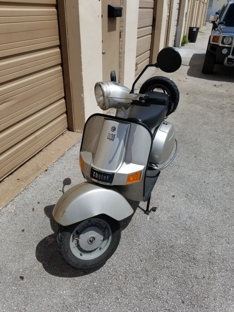 2004 BAJAJ CHETAK 4 STROKE 150CC SCOOTER for Sale in Pompano Beach