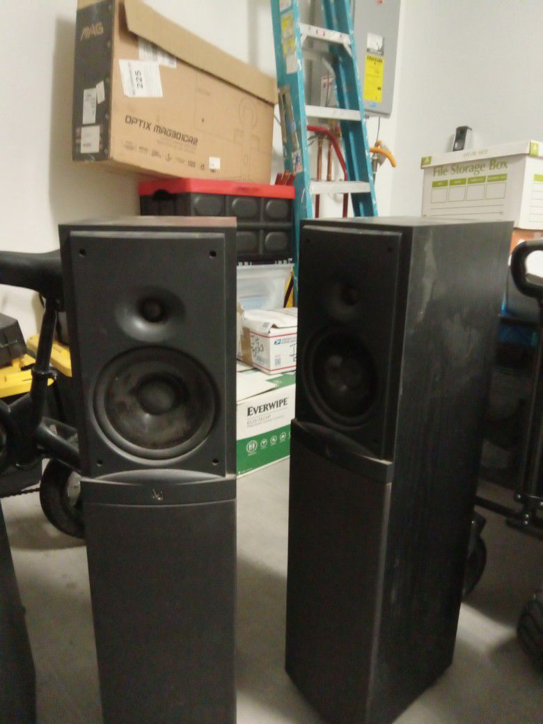 Infinity Brand Monitors/speakers With Subwoofer