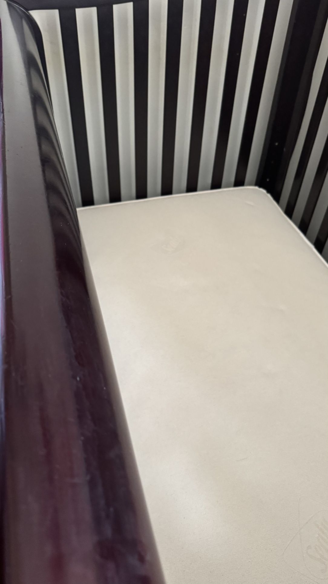 Changing Table/Crib Combo With Mattress 4-in-1