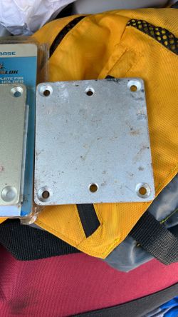 Rod holder mounting brackets