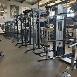 Smith Machine – Functional Trainer – Squat Rack – Rubber Flooring – Bar – Bench – Dumbbells – Olympic Weights – Bumper Plates