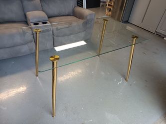 Glass table/desk