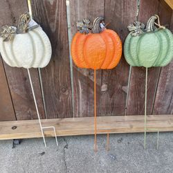 Fall Yard Decor