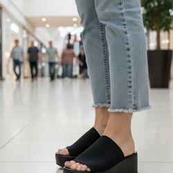 Sandalias de plataforma de mujer size 7 BEBE