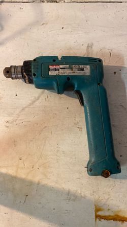 Makita cordless drill 9.6 V-   1st. $12 get it.