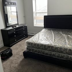 Brand New Bedroom Set ! 