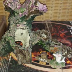 Fish tank decor $15