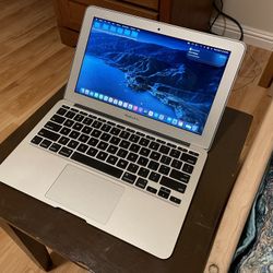 MacBook Air i7 (excellent)