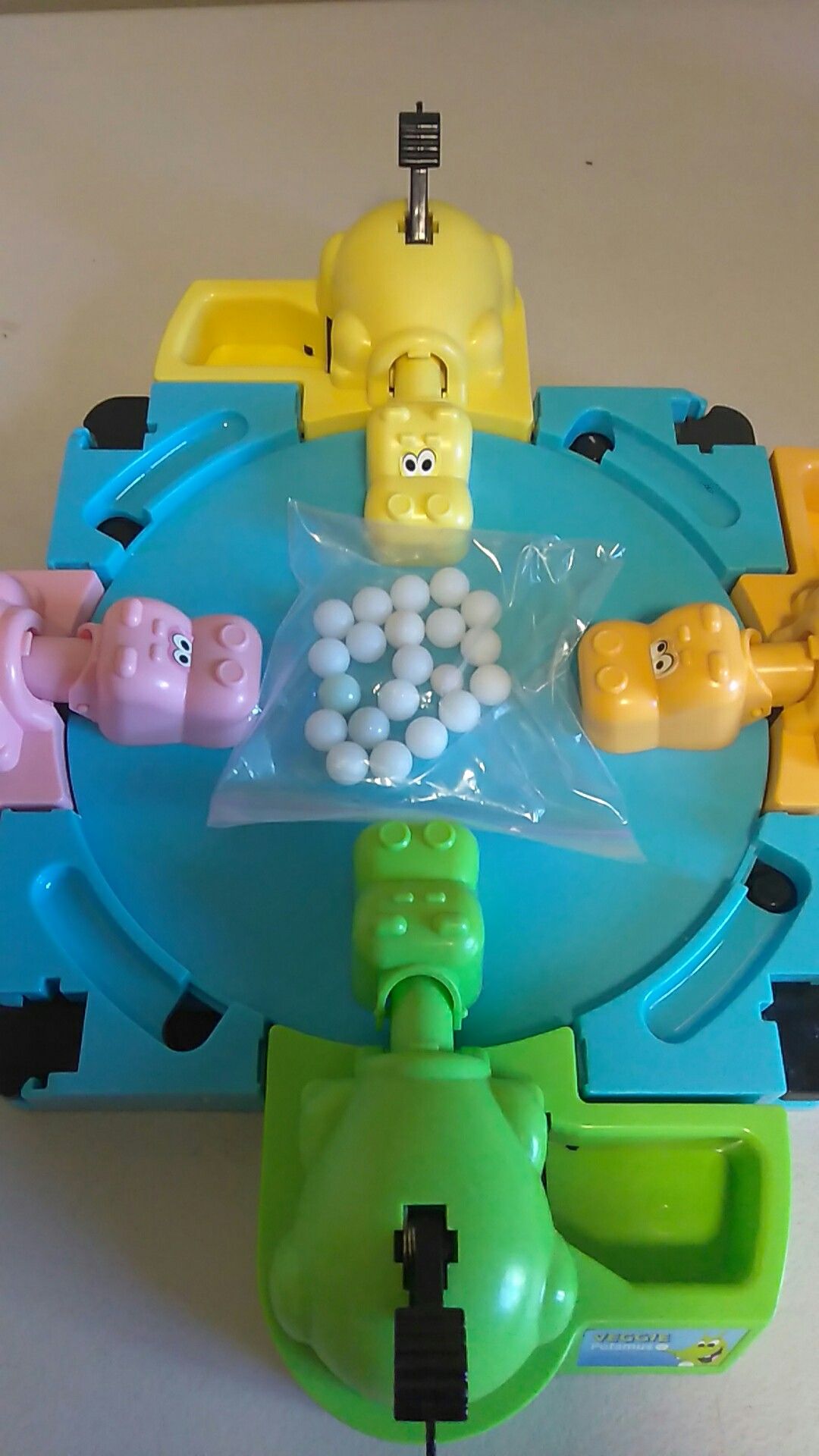 HUNGRY HUNGRY HIPPOS GAME BOARD AND 20 MARBLES