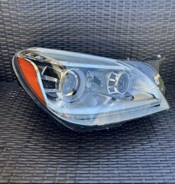 2012 2013 2014 2015 2016 Mercedes SLK250 SLK350 SLK55 Right Passenger Side Headlight OEM
