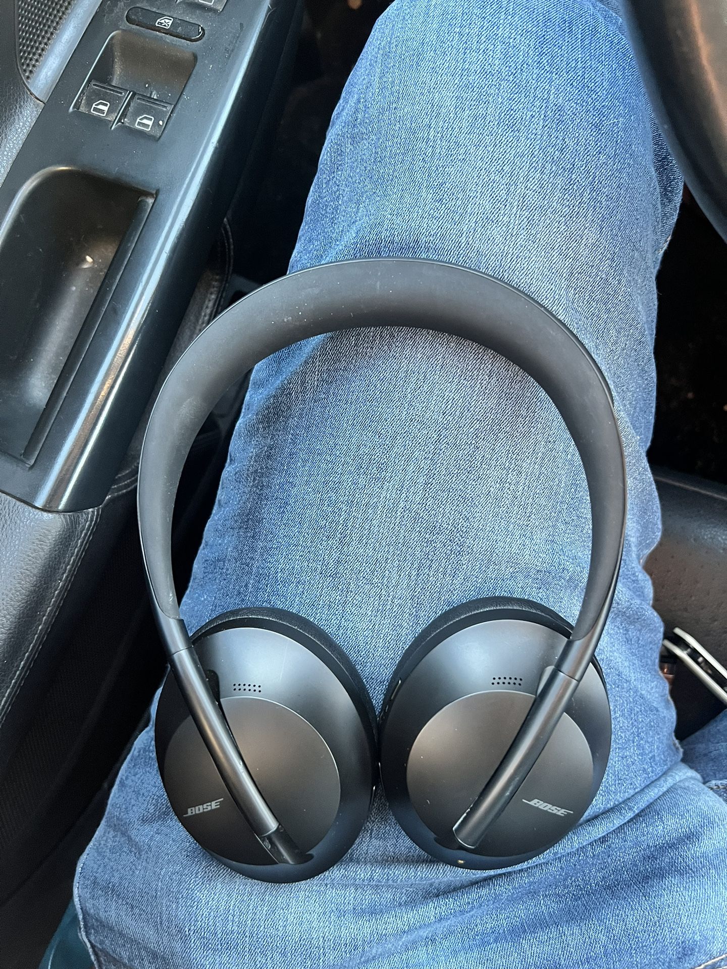 Bose UC700 Noise Cancelling Bluetooth Headphones