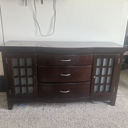 Credenza/dresser/buffet