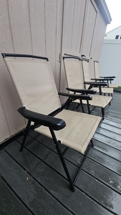 4 foldable outdoor chairs