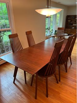 Classic Mid-Century Modern Dining Table with 6 Chairs