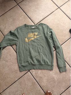 Nike pullover size small