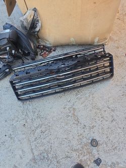 2024-2025 CHEVROLET TRAVERSE FRONT RADIATOR GRILLE GRILL OEM