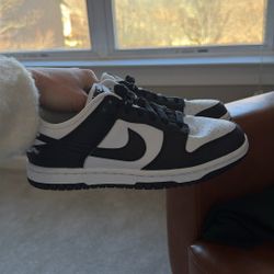 Nike Panda Dunks (size 6 Women’s)