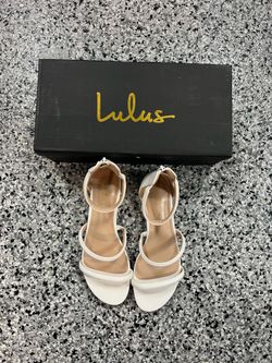 NEW Lulus Quin White Block Heel Sandals - Women’s Size 6.5