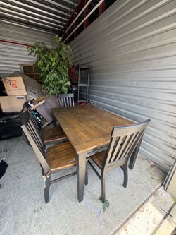 Free until 10am dining set