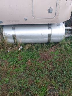 Fuel tanks for a Freightliner $200 a piece hiddenite