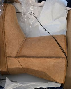Women's Boots Size 10M  New
