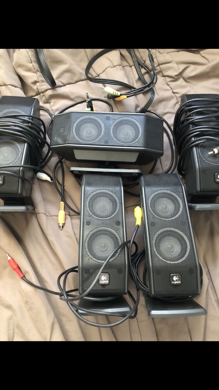 Logitech 5 Piece Satellite Speaker Surround Sound System. (NO SUBWOOFER)