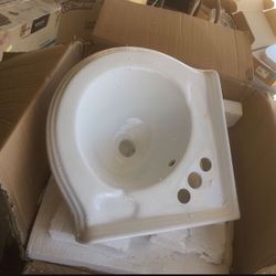 Porcelain Comer Sink
